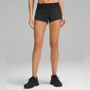Black Lululemon 2.5 inch low rise speed up shorts